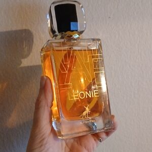 Maison Alhambra Leonie Perfume - Gold